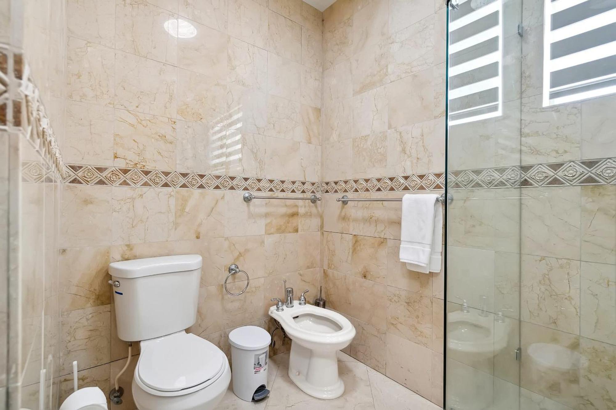 6-bd 3-ba Dreamy Vacation Retreat In Coral Terrace