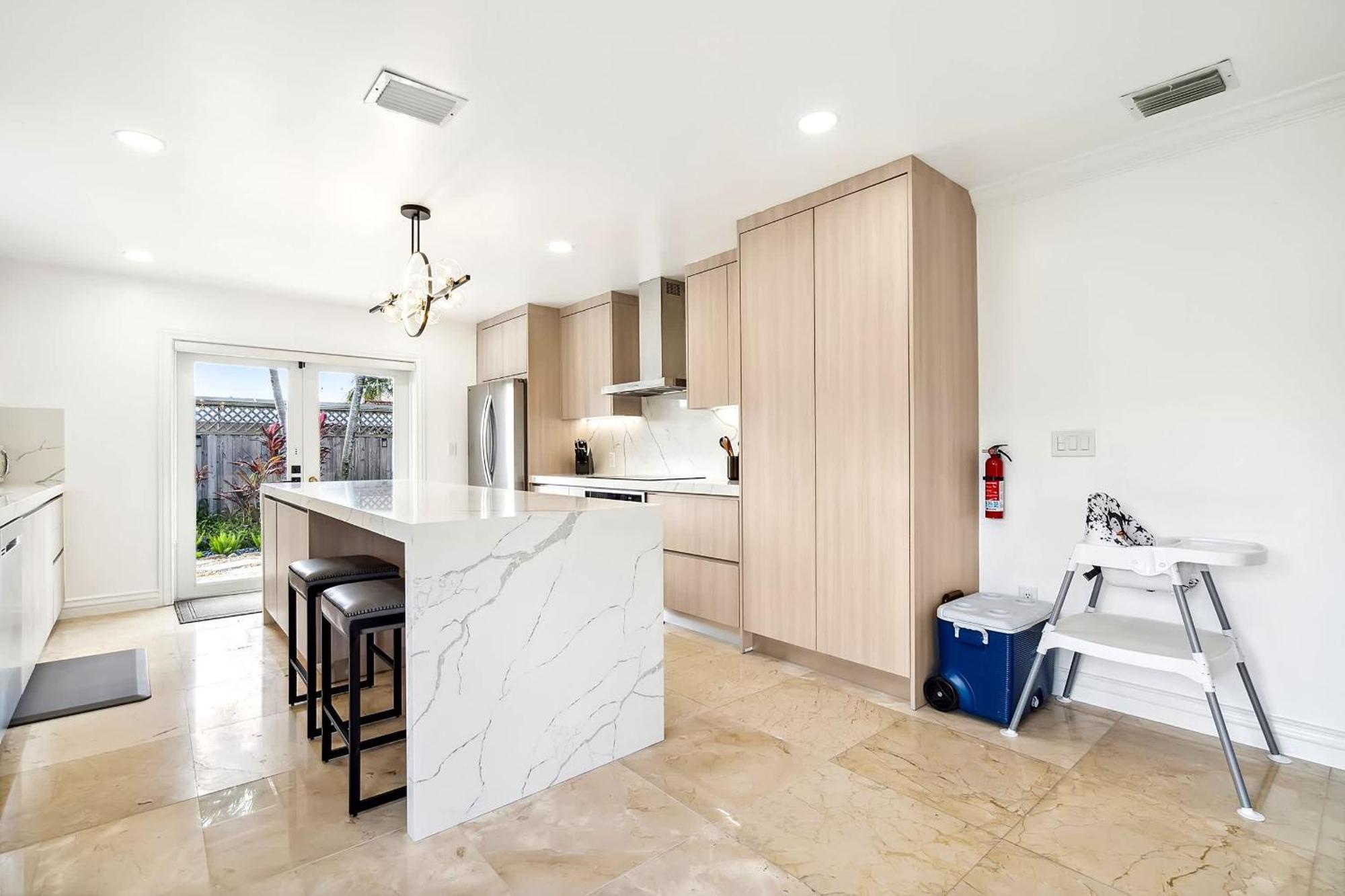 6-bd 3-ba Dreamy Vacation Retreat In Coral Terrace *