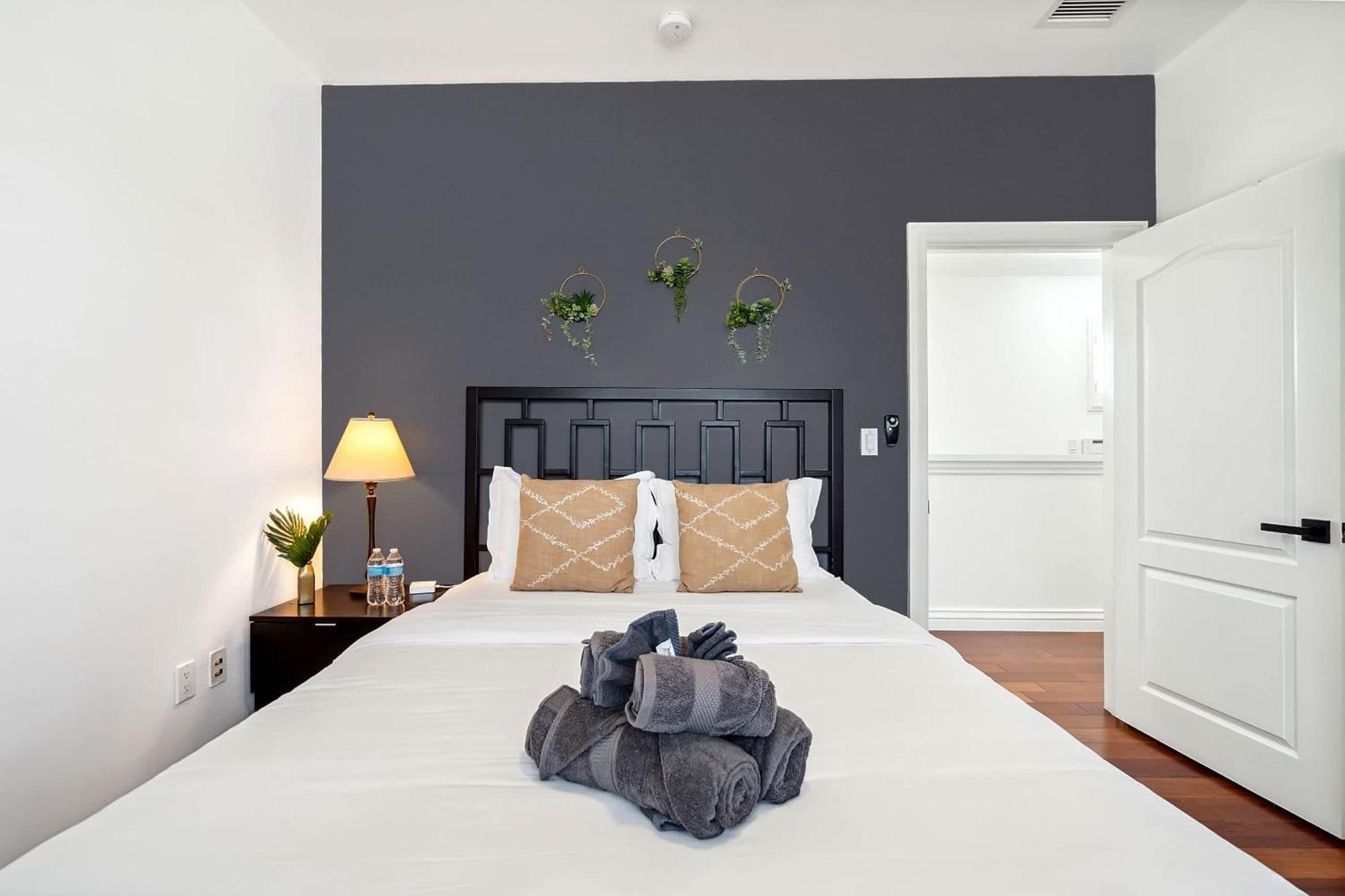 Casa de férias 6-bd 3-ba Dreamy Vacation Retreat In Coral Terrace Miami