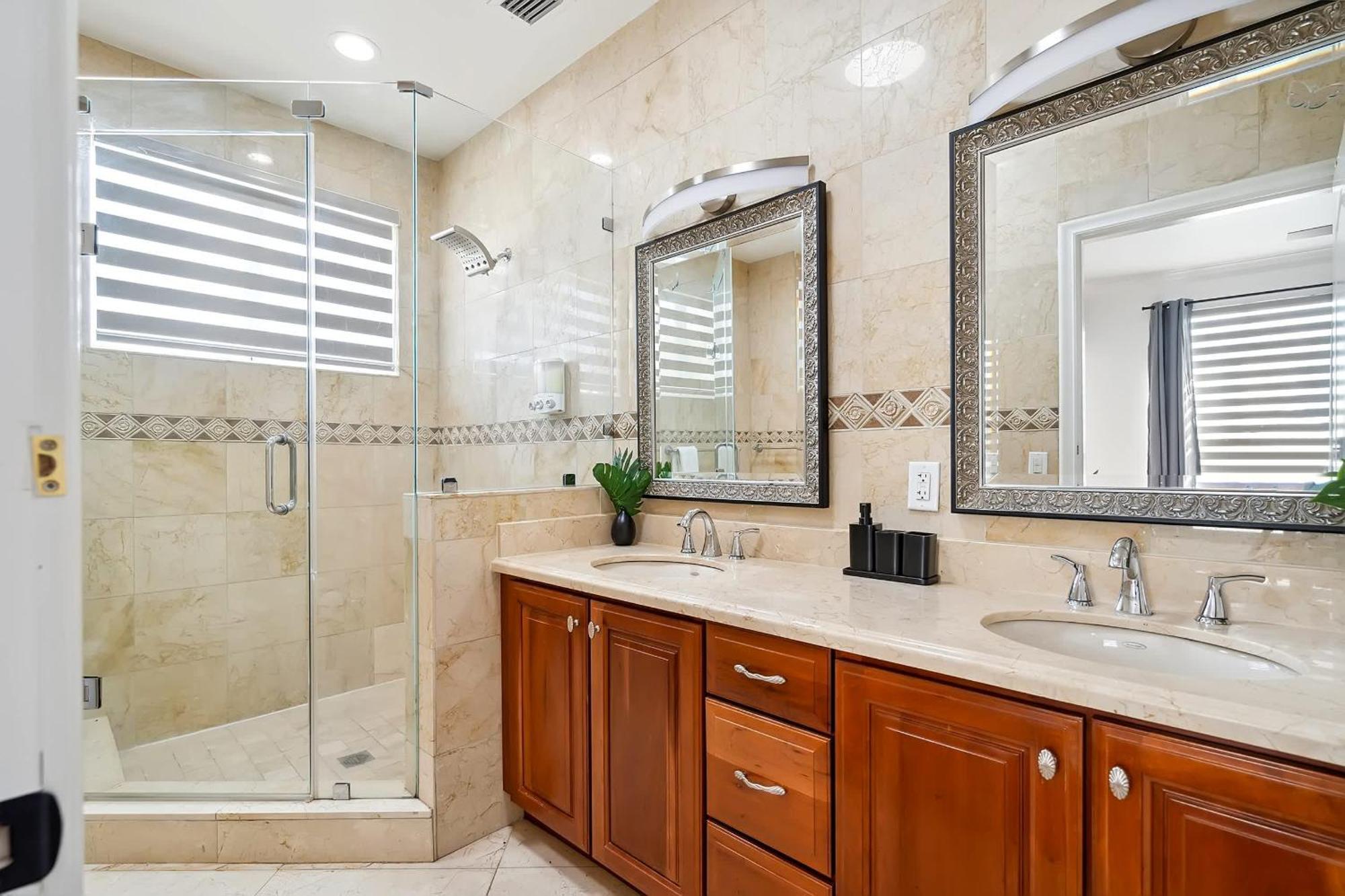 Casa de férias 6-bd 3-ba Dreamy Vacation Retreat In Coral Terrace *